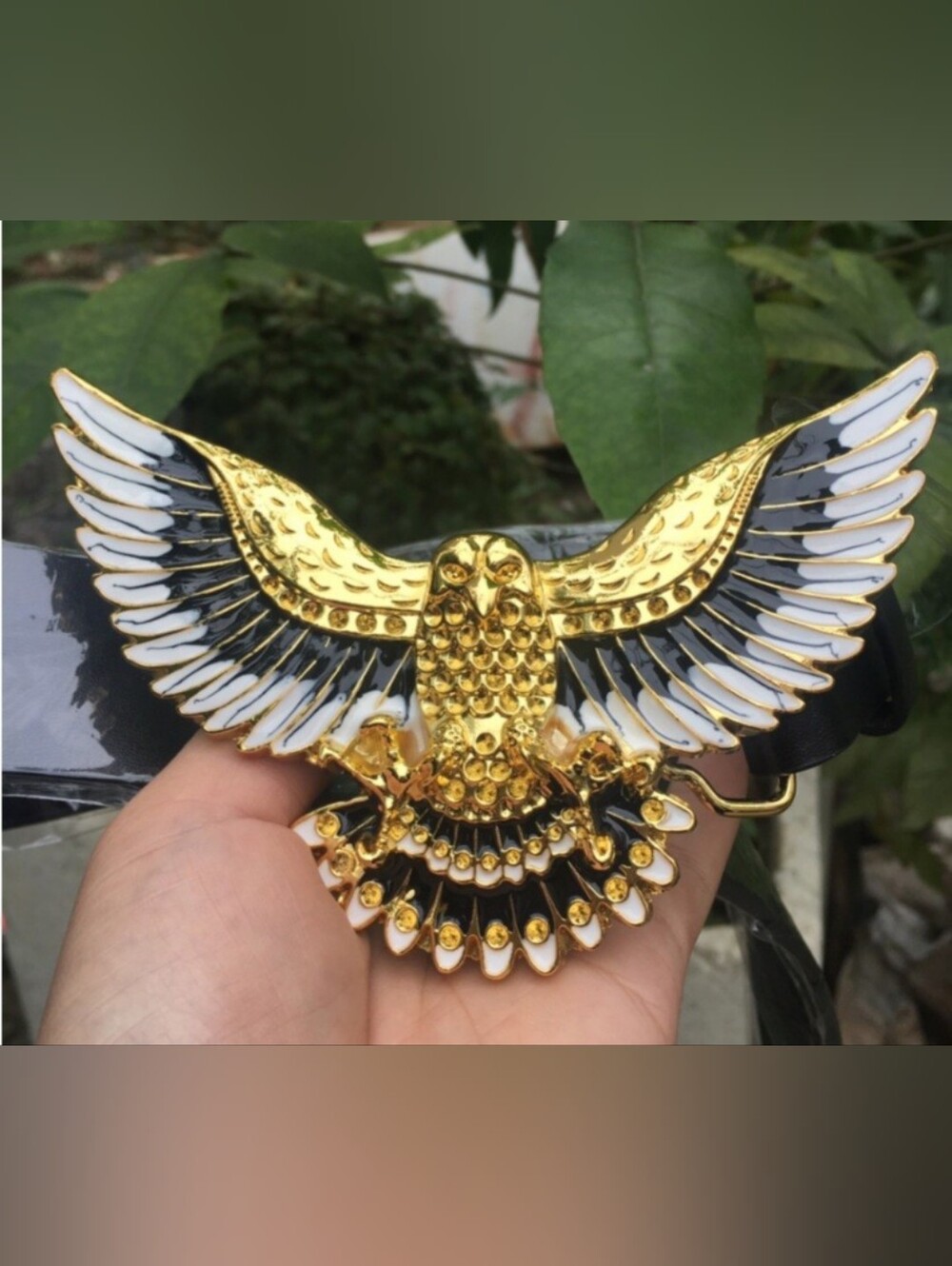 Beautiful new majestic eagle bird belt buckle approximately 3.5"